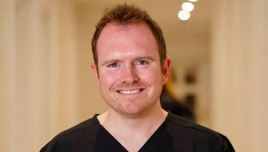 Dr Ian Blewitt talks about root canal treatment at Vogue Dental